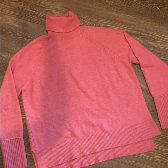 J crew Cozy heather pink turtleneck size M - Picture 1 of 3